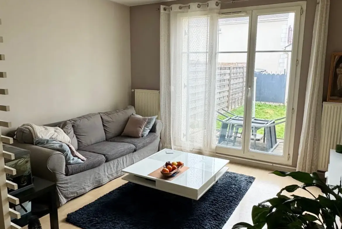 Achat maison mitoyenne à Saint Pierre du Perray avec jardin et garage 