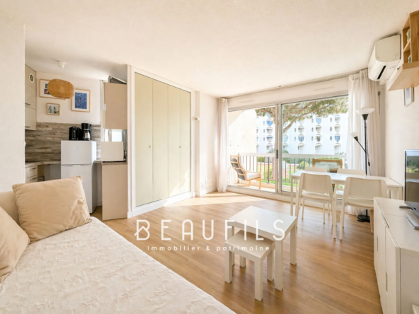 Appartement 2 pièces rénové avec loggia et parking à La Grande Motte