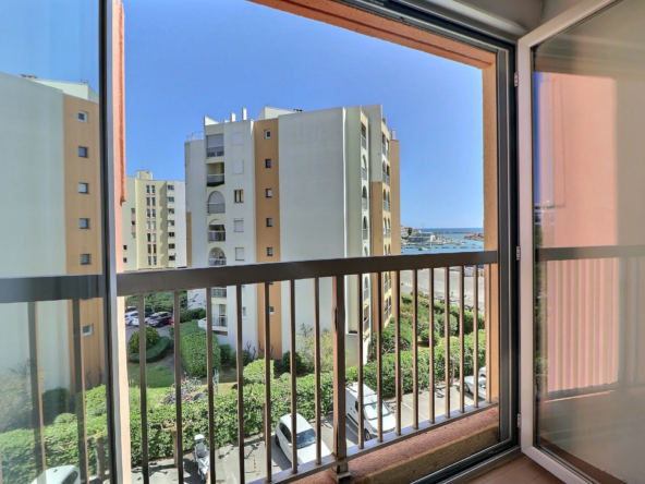 Appartement 2 pièces à vendre à Carnon, proche port avec loggia et exposition est