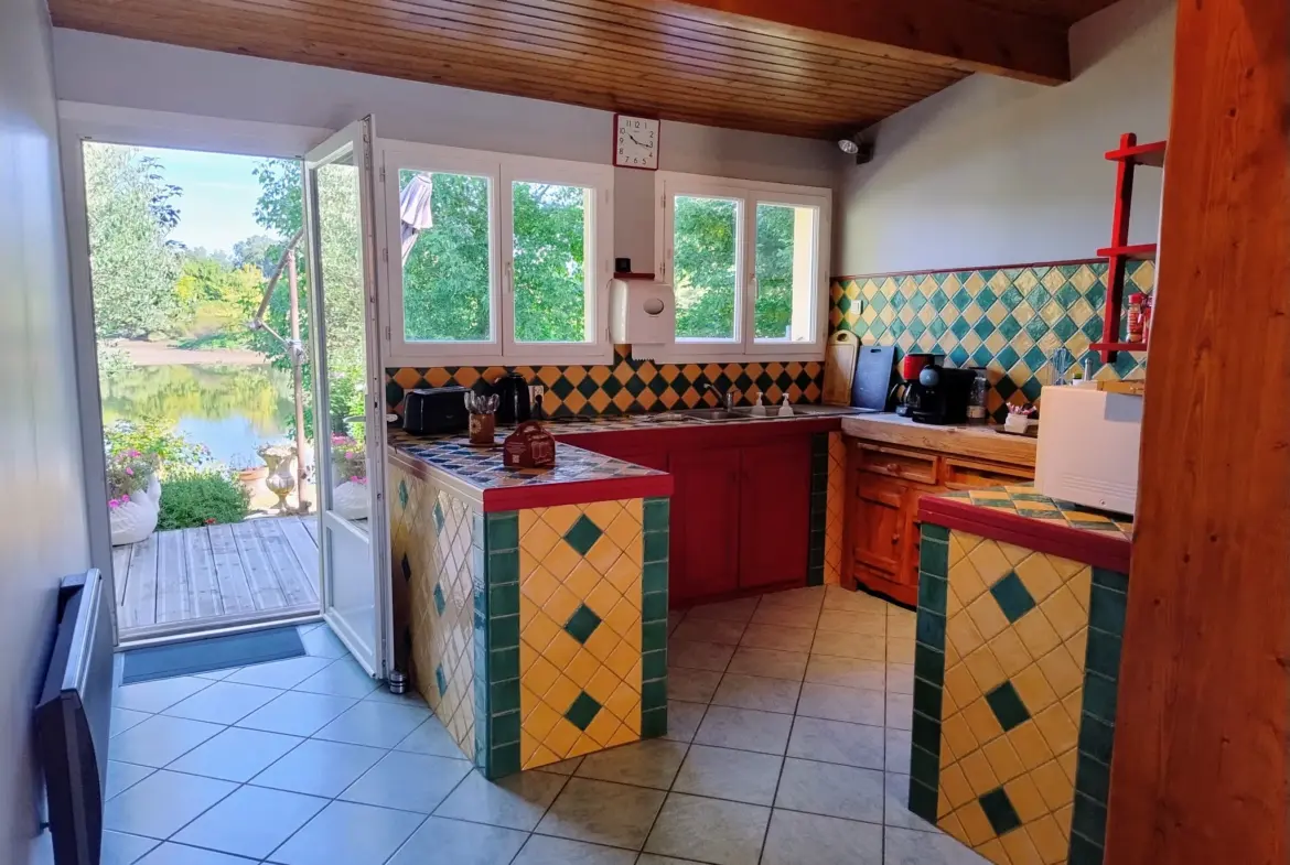 Maison en pierre avec vue sur la Dordogne et piscine - Civrac-sur-Dordogne 