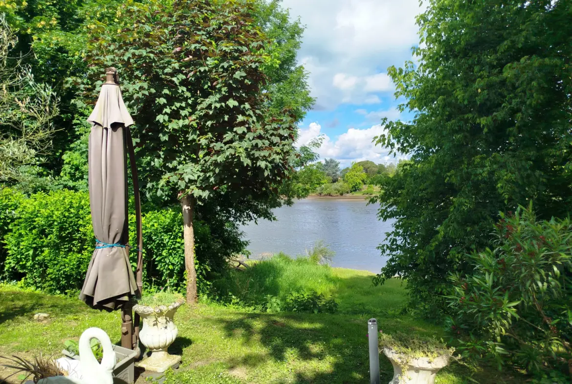 Maison en pierre avec vue sur la Dordogne et piscine - Civrac-sur-Dordogne 