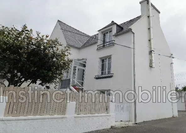 Maison avec studio indépendant au cœur du Cap Sizun avec vue mer et grand jardin