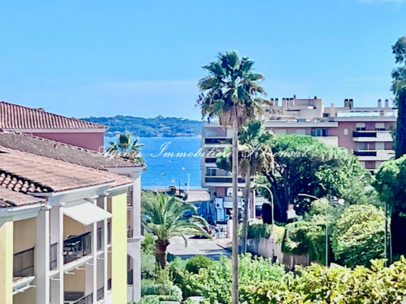 Studio avec terrasse et vue mer à Sainte-Maxime, dernier étage