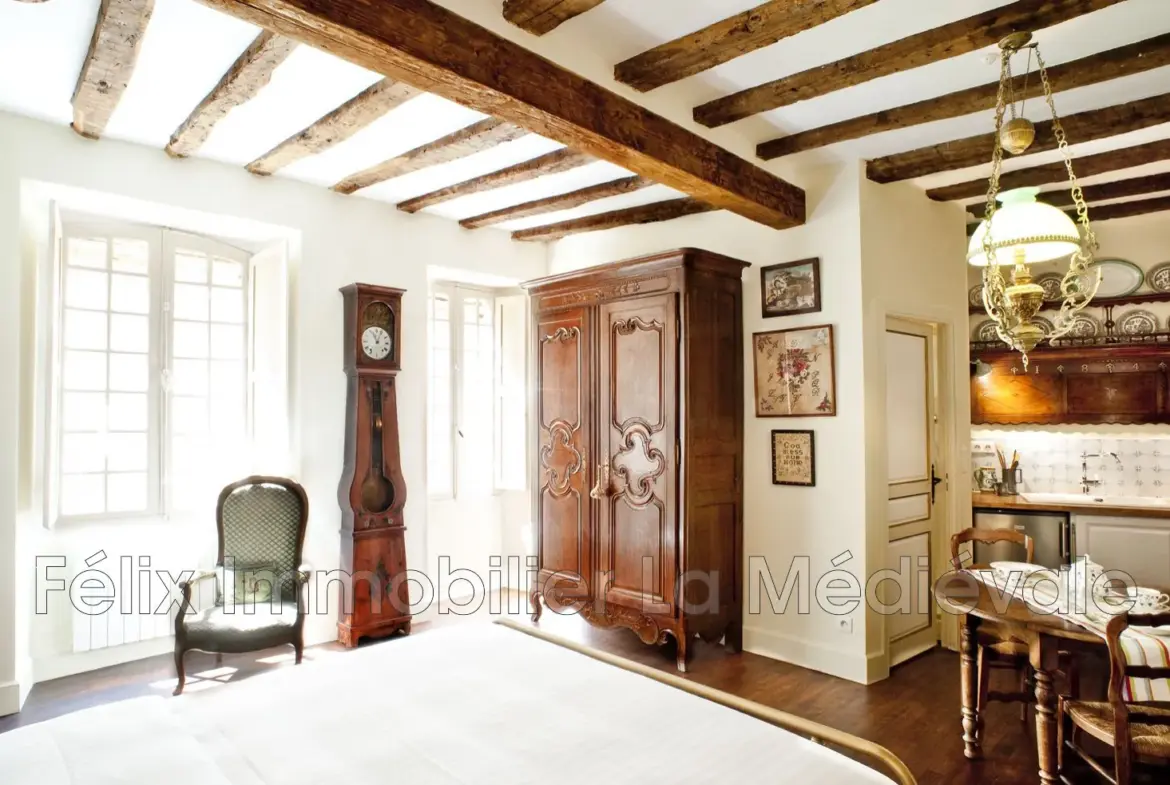 Charmant studio historique à Sarlat au cœur de la ville 