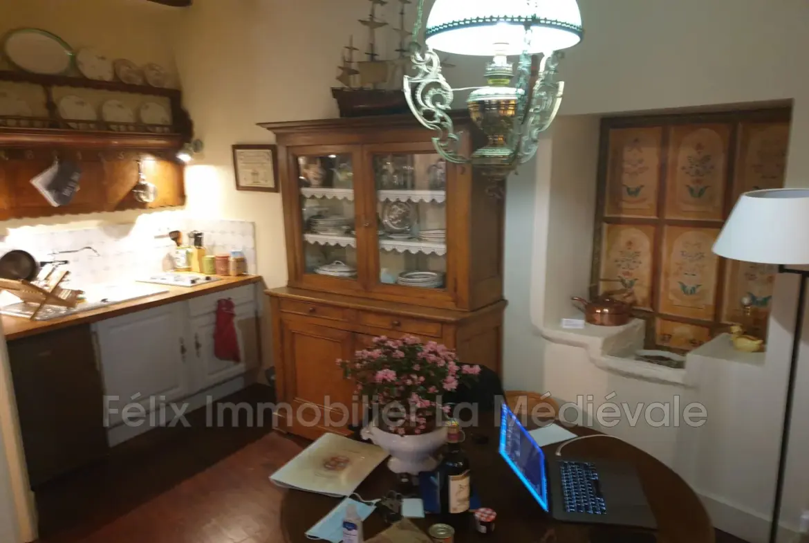 Charmant studio historique à Sarlat au cœur de la ville 