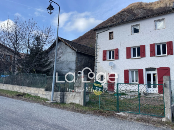 Vente maison de village ensoleillée avec jardin à Gigors