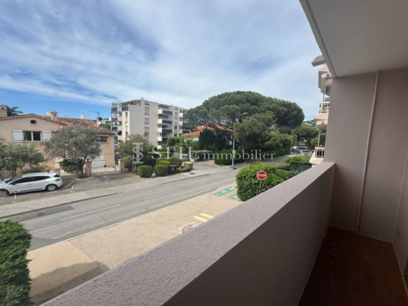 Studio à vendre à Sainte-Maxime de 19m² avec balcon et parking