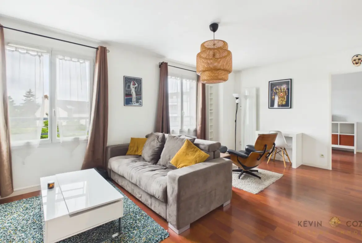 Bel appartement de 3 pièces de 56 m² avec balcon et parking à Corbeil-Essonnes 