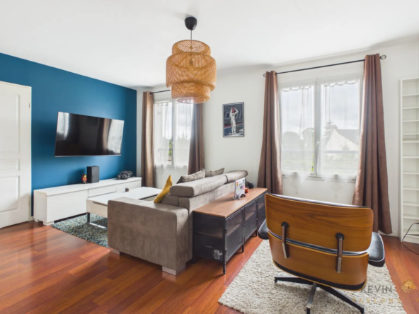 Bel appartement de 3 pièces de 56 m² avec balcon et parking à Corbeil-Essonnes