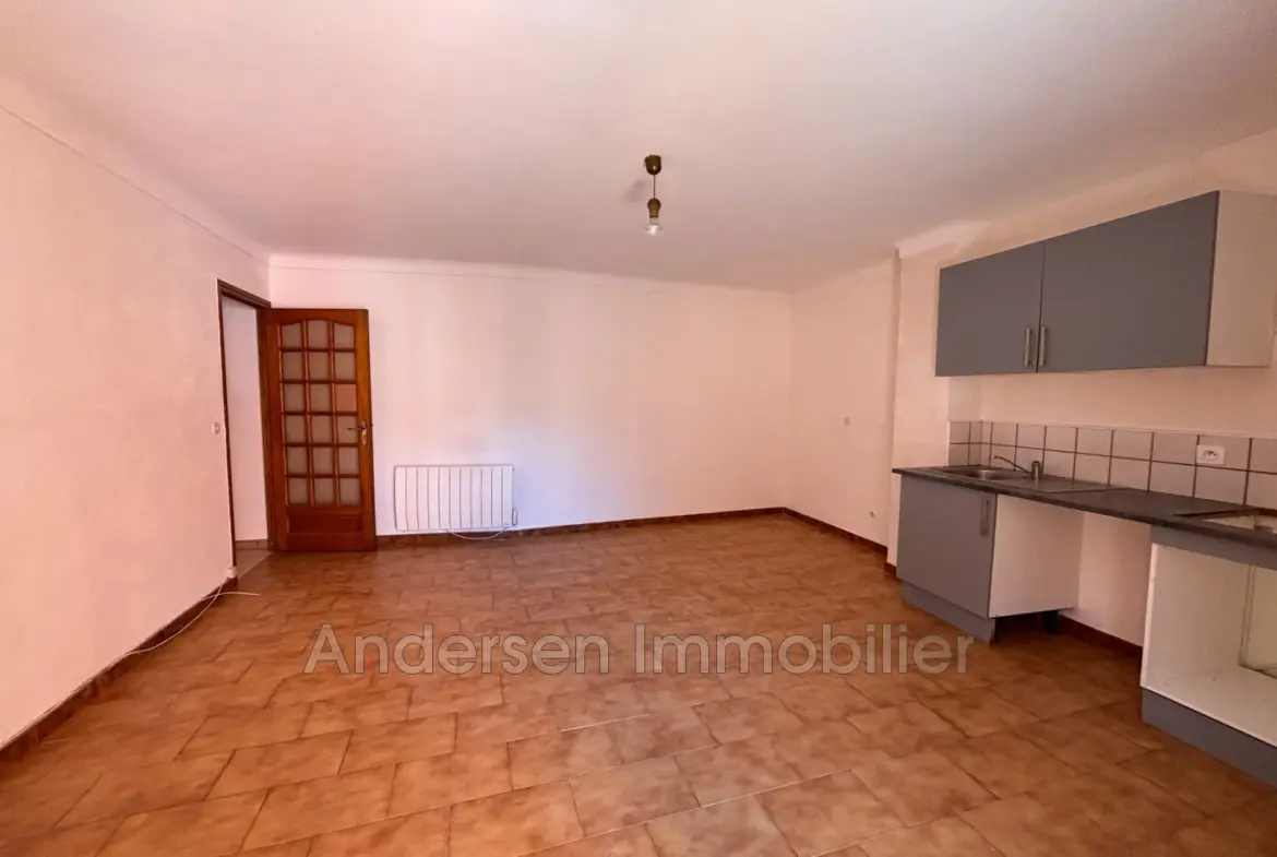Belle maison de village avec terrasse et vue panoramique à Palau de Vidre 