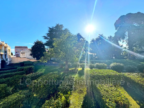 Studio à vendre à Cannes avec terrasse, piscine et parking couvert