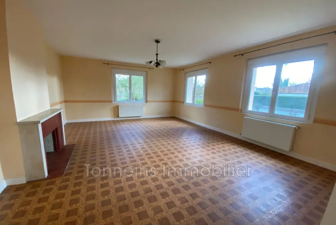 A vendre maison 4 pièces avec jardin et garage à Castelmoron-sur-Lot 