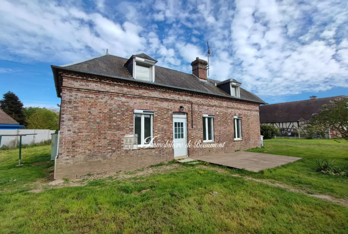 Maison en briques de 73 m² à vendre à Beaumont-le-Roger proche commodités 