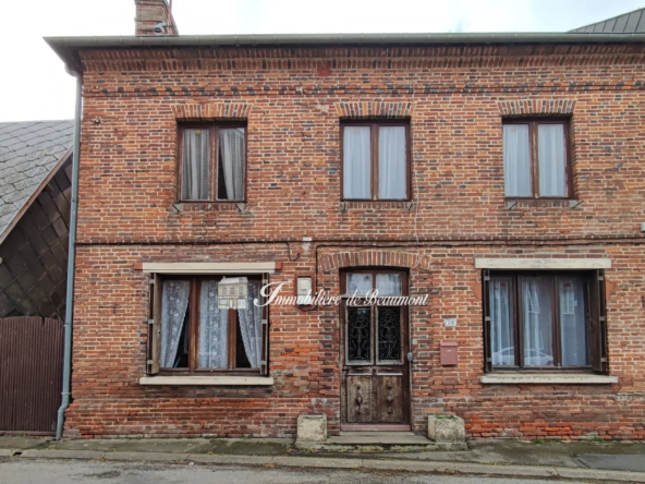 Maison de bourg à rénover proche de Bernay - Opportunité à saisir