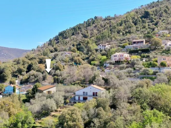 Terrain constructible à Saint-Blaise avec vue panoramique et environnement calme