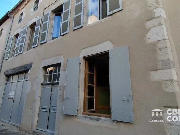 Maison de ville à rénover de 146 m² à Ebreuil, proche commodités