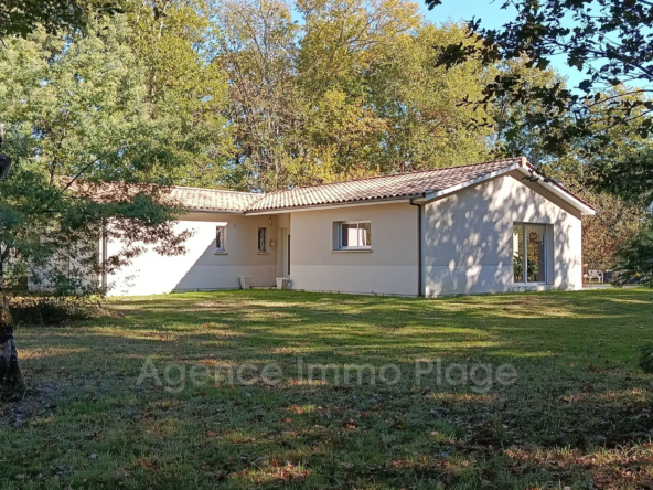 Belle maison contemporaine de 125 m² avec terrasse et grand terrain à Saint-Vivien-de-Médoc