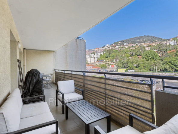 Appartement 4 pièces à Grasse, Quartier Saint-Claude proche gare SNCF