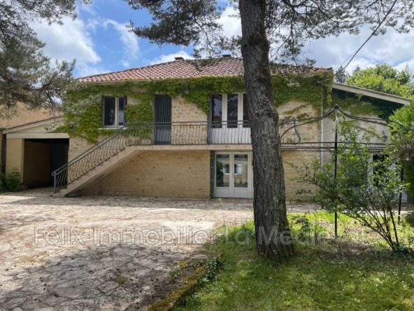 Maison indépendante avec piscine proche centre-ville de Sarlat-la-Canéda
