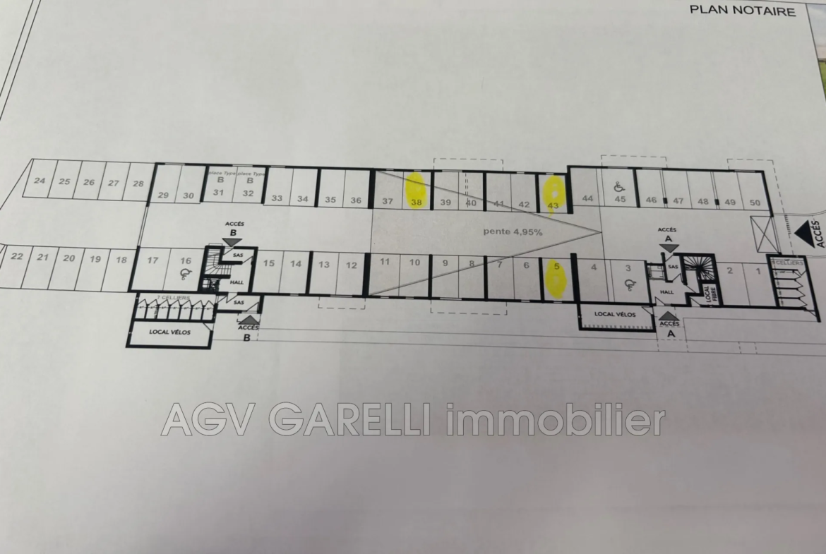 Place de parking en sous-sol à Pau à vendre - Sécurité et accessibilité 