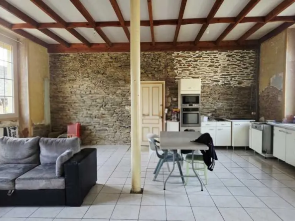 Maison de charme à Ceyrat près d'Objat avec jardin et dépendances