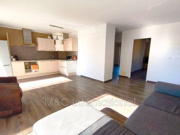 Appartement 3 pièces avec terrasse et vue mer à Antibes - Val Claret