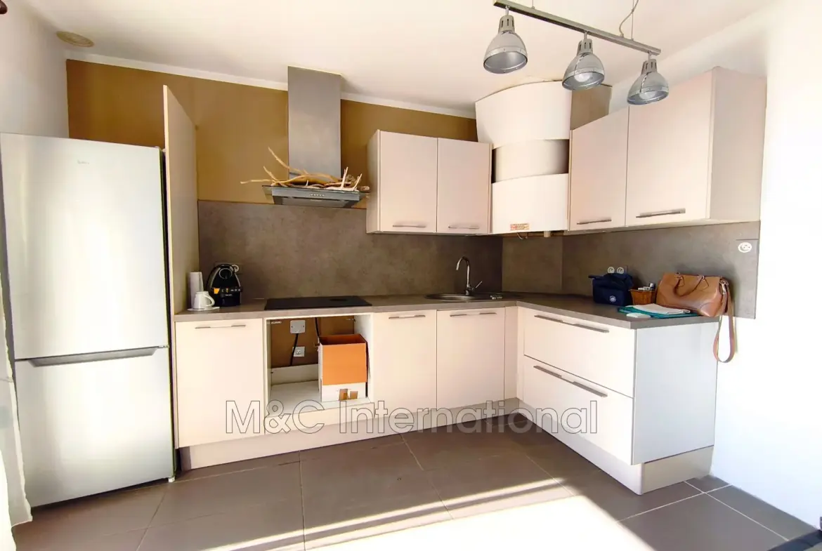 Appartement 3 pièces avec terrasse et vue mer à Antibes - Val Claret 
