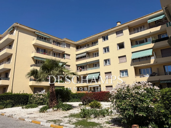 A Vendre Appartement 3 Pièces à Cagnes-sur-Mer avec Vue Dégagée