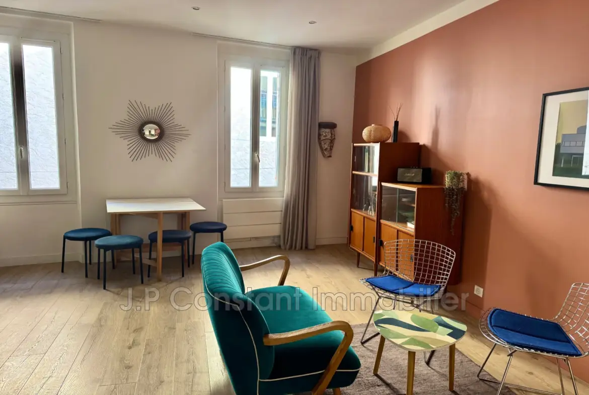 Bel appartement T2 rénové au centre historique de La Ciotat avec grande pièce de vie 