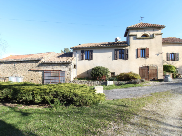Ensemble immobilier avec gîte à Saint-Affrique, idéale pour résidence ou investissement