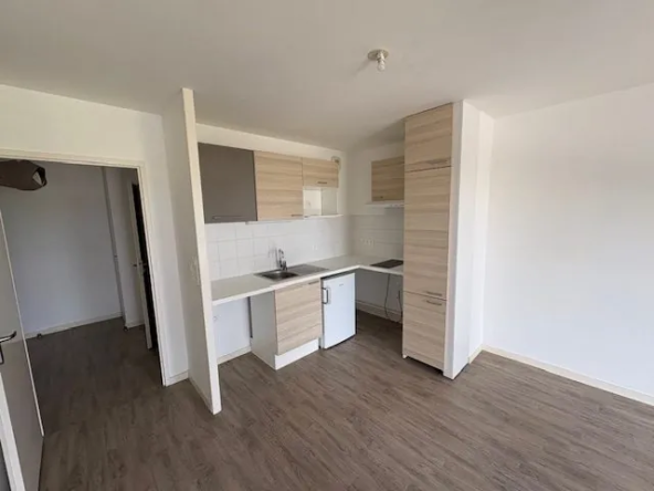 Appartement T2 de 43,50 m² avec balcon et parking à Bruges