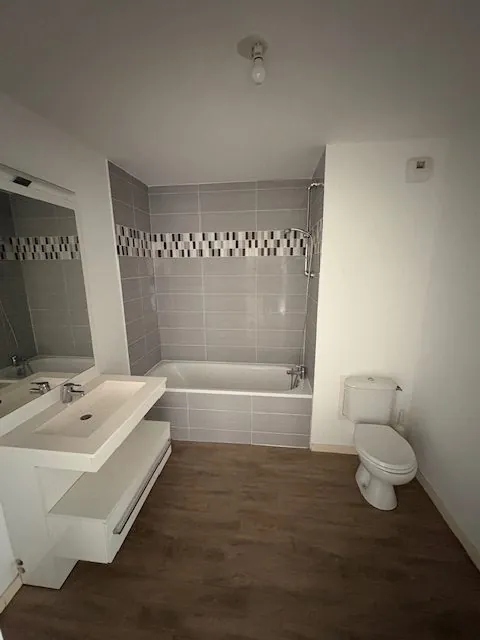 Appartement T2 de 43,50 m² avec balcon et parking à Bruges 