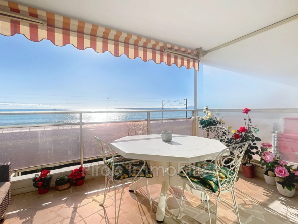 Charmant appartement 2 pièces avec vue mer à Juan-les-Pins