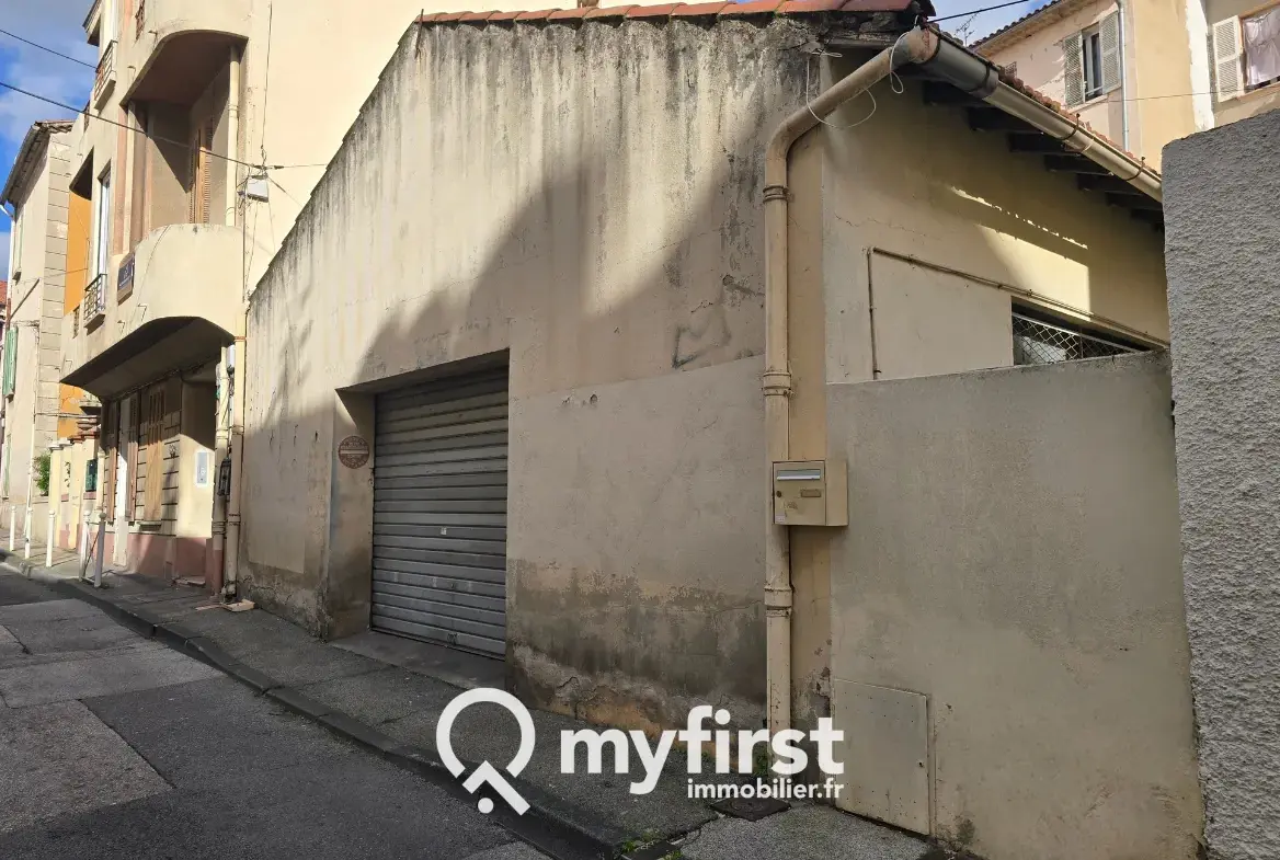 Investissement immobilier à Toulon avec maison et hangar loués, rendement attractif 