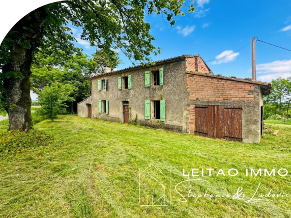 Ferme à rénover avec vue panoramique sur la chaîne des Pyrénées à Lacroisille