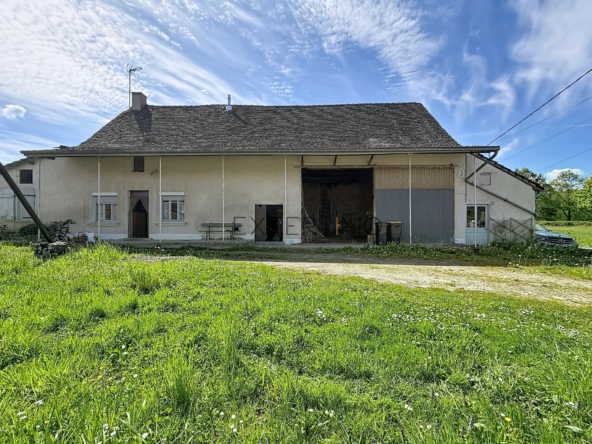 Maison ancienne avec dépendances et fort potentiel à Cuisery - 84 m² habitables