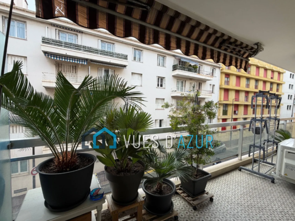 Appartement 3 pièces à vendre en plein centre d'Antibes avec balcon et garage