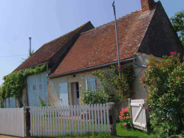 Maison ancienne avec deux logements sur terrain de 1200 m² en Allier