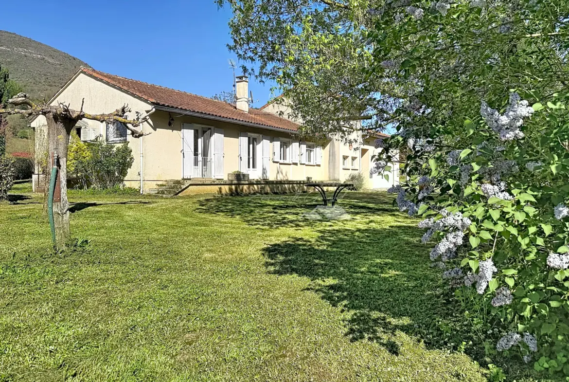 Maison familiale avec jardin, garage et indépendant à Versols et Lapeyre 
