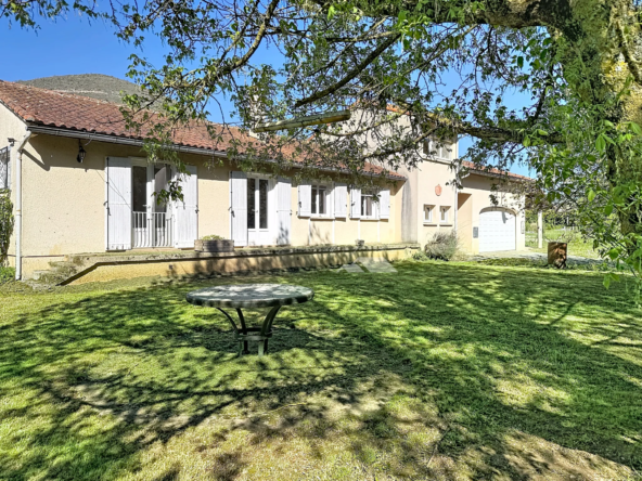 Maison familiale avec jardin, garage et indépendant à Versols et Lapeyre