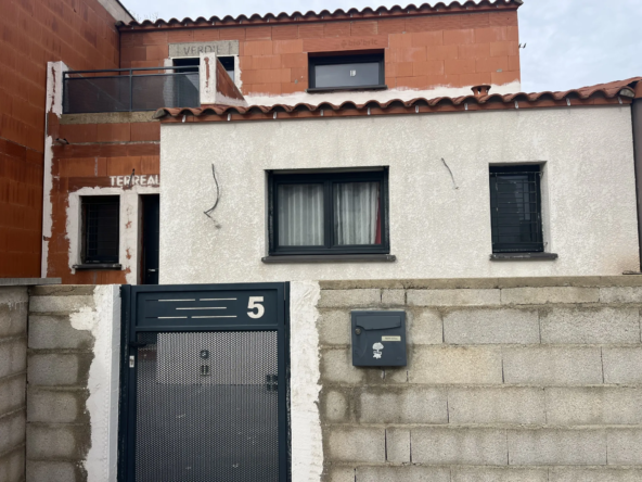 Villa neuve inachevée de 82,59 m² avec vue montagnes à Maureillas Las Illas