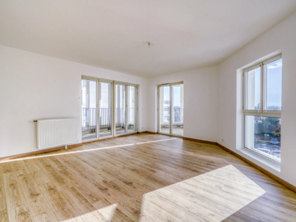 Appartement 3 pièces de 68m2 avec terrasse et stationnement à Bègles