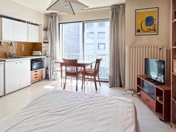 Grand studio de 22m² à Paris 11ème proche Beaumarchais et Métros