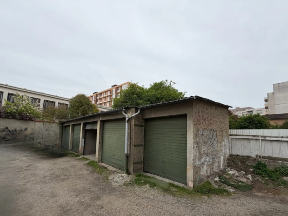 Garage à vendre à Villeurbanne - Box pour stationnement et stockage