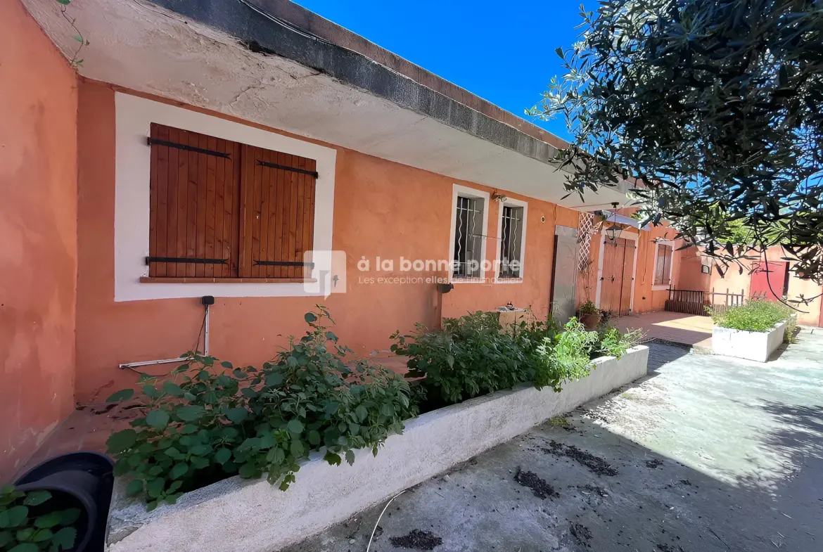 Maison à rénover de 90 m² avec terrasse à Toulon proche plage des Mourillons 