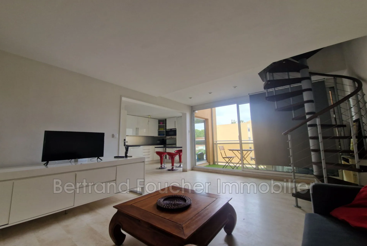 Achat duplex 2 chambres avec terrasse à Cavalaire-sur-Mer 