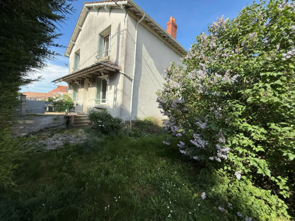 Maison à Rebais avec grand potentiel de rénovation et 4 chambres