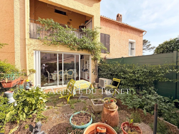 Maison mitoyenne à Peymeinade avec jardin, 1 chambre et combles aménageables