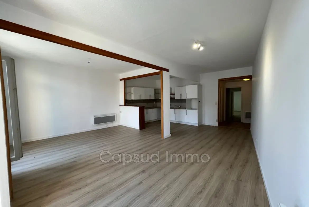 Immeuble de rapport à Sérignan – Local commercial et appartement rénové 