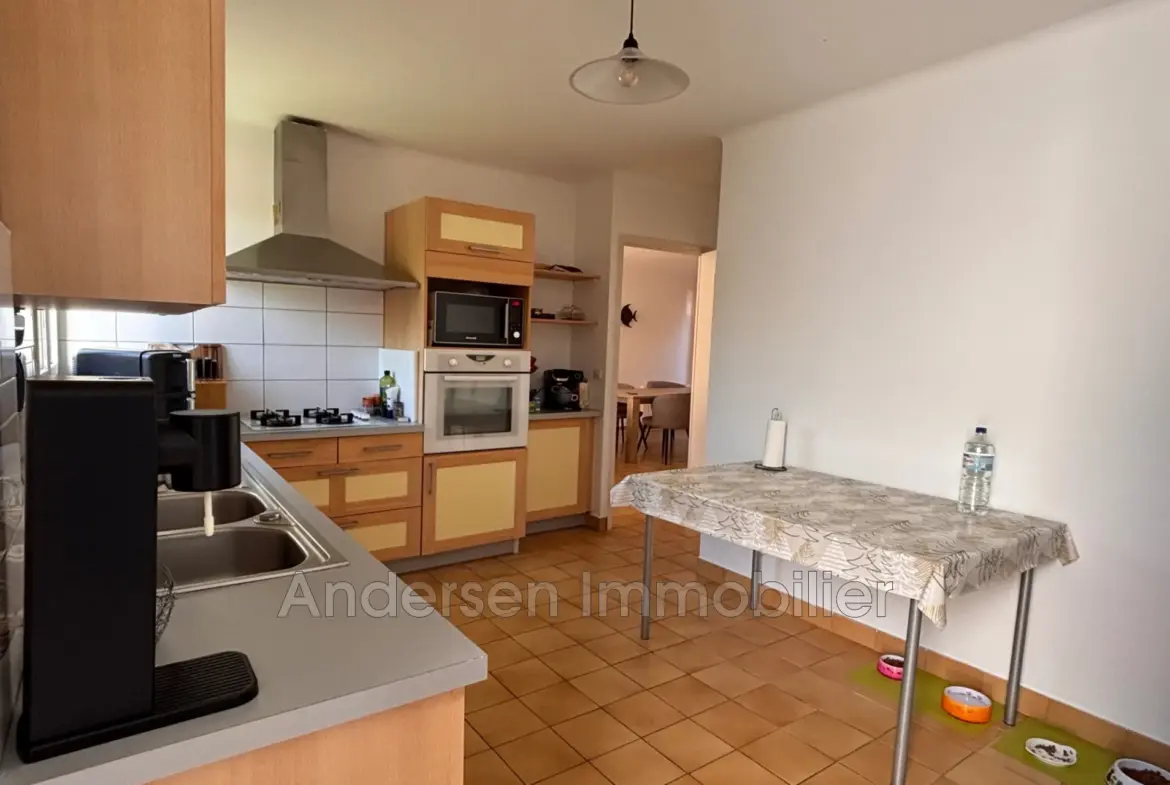 Villa en vente à Palau del Vidre avec piscine et jardin arboré 